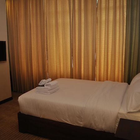 Orion Hotel Манила Екстериор снимка
