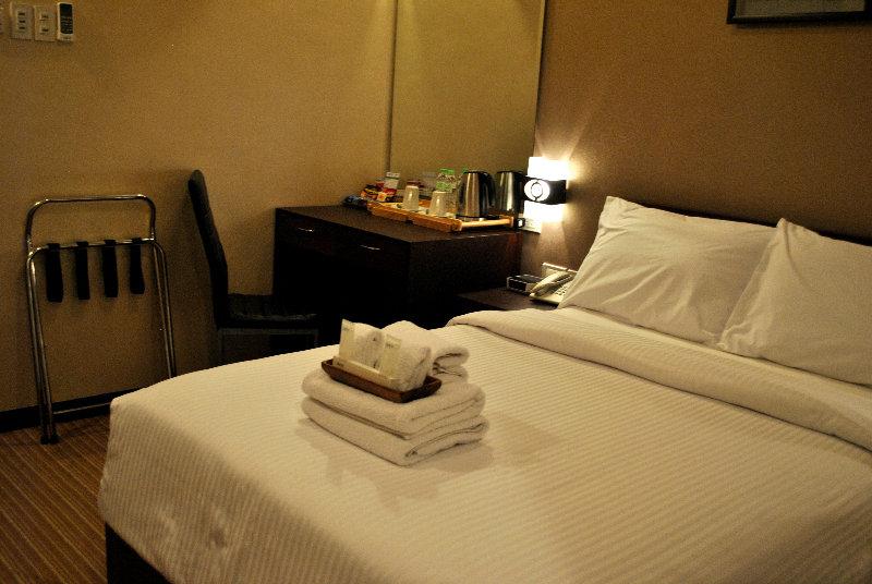 Orion Hotel Манила Екстериор снимка