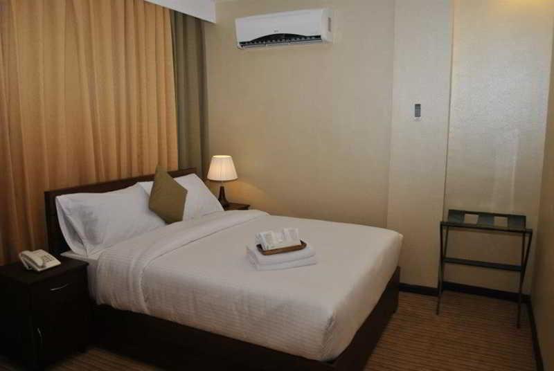 Orion Hotel Манила Екстериор снимка