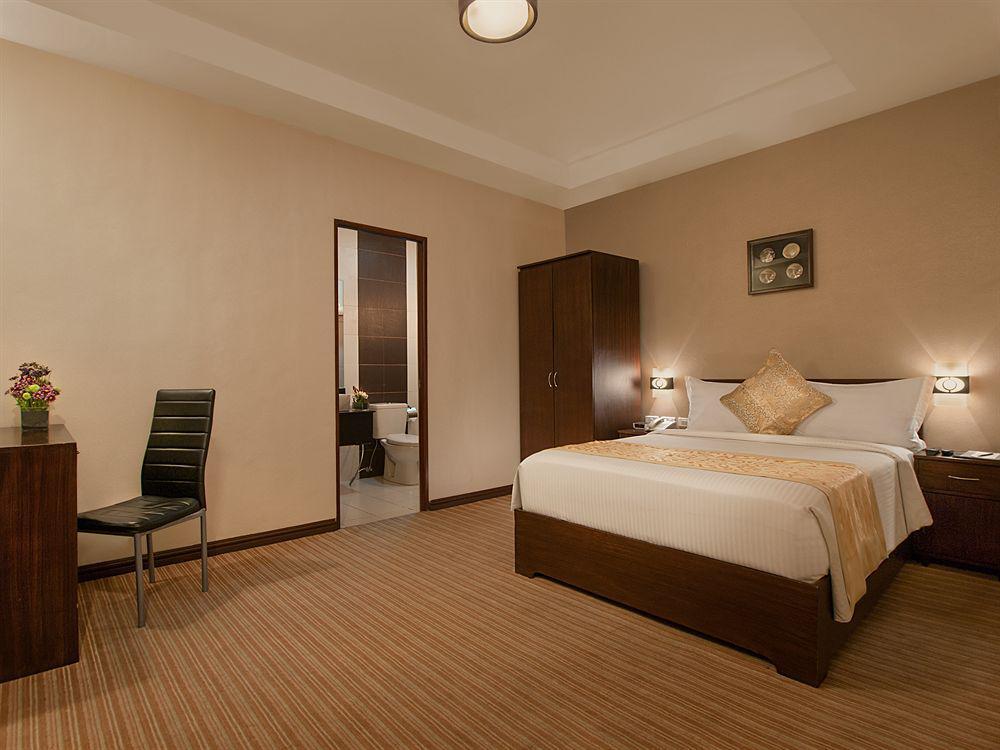 Orion Hotel Манила Екстериор снимка
