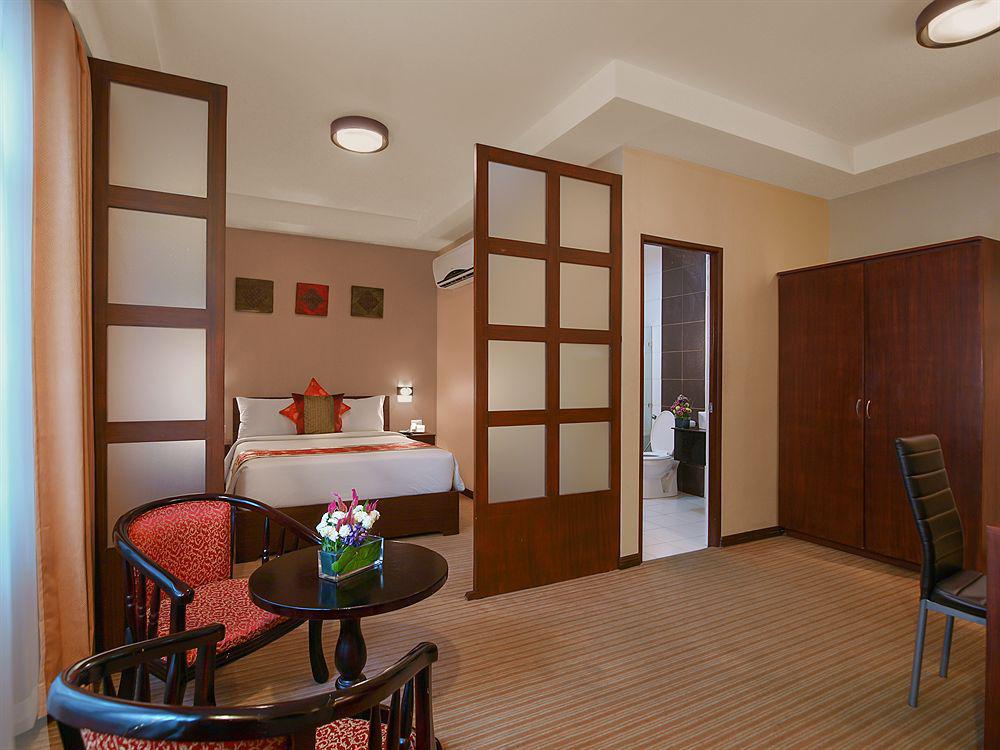 Orion Hotel Манила Екстериор снимка